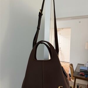 Elegant Brown Leather Handbag